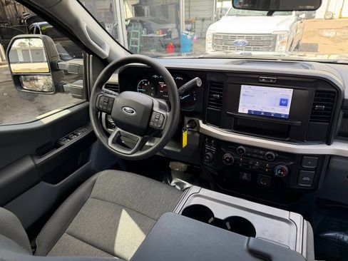 Used 2025 Ford F350 XL w/ FX4 Off-Road Package image 37