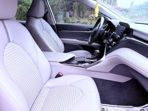 Used 2022 Toyota Camry SE FWD image 15
