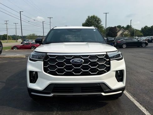 New 2026 Ford Explorer Platinum w/ LUX Leather Package AWD/4WD image 9