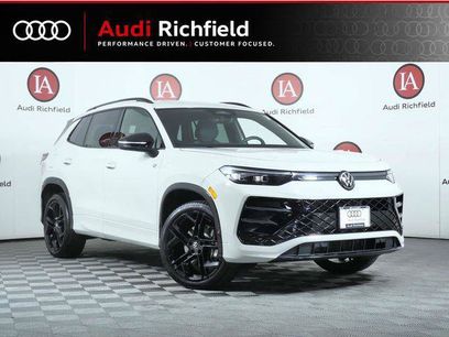Used 2025 Volkswagen Tiguan SE R-Line