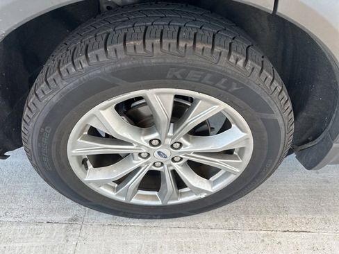 Certified 2023 Ford Explorer Limited w/ Equipment Group 301A image 8