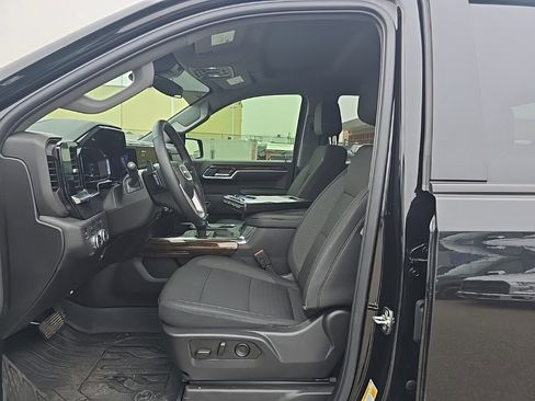 Used 2025 GMC Sierra 1500 Elevation w/ Preferred Package image 9