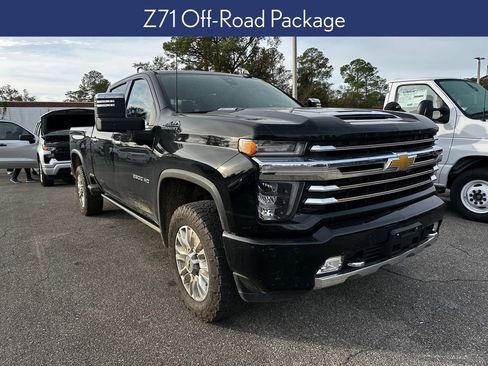 Used 2023 Chevrolet Silverado 2500 High Country w/ Z71 Off-Road Package image 9