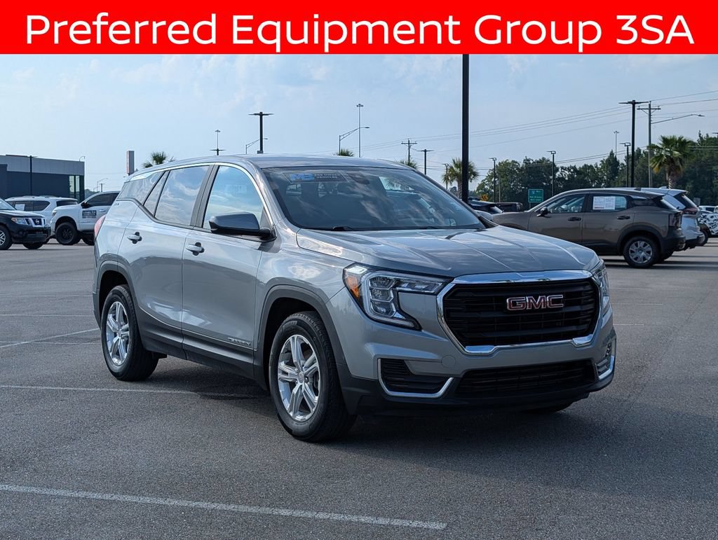 Used 2023 GMC Terrain SLE w/ LPO, Floor Liner Package FWD image 9