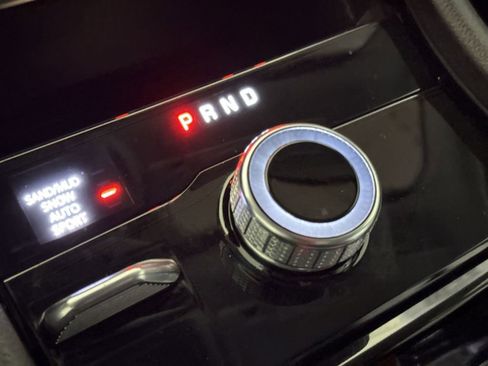 Used 2023 Jeep Grand Cherokee L Limited w/ Black Appearance Package image 18