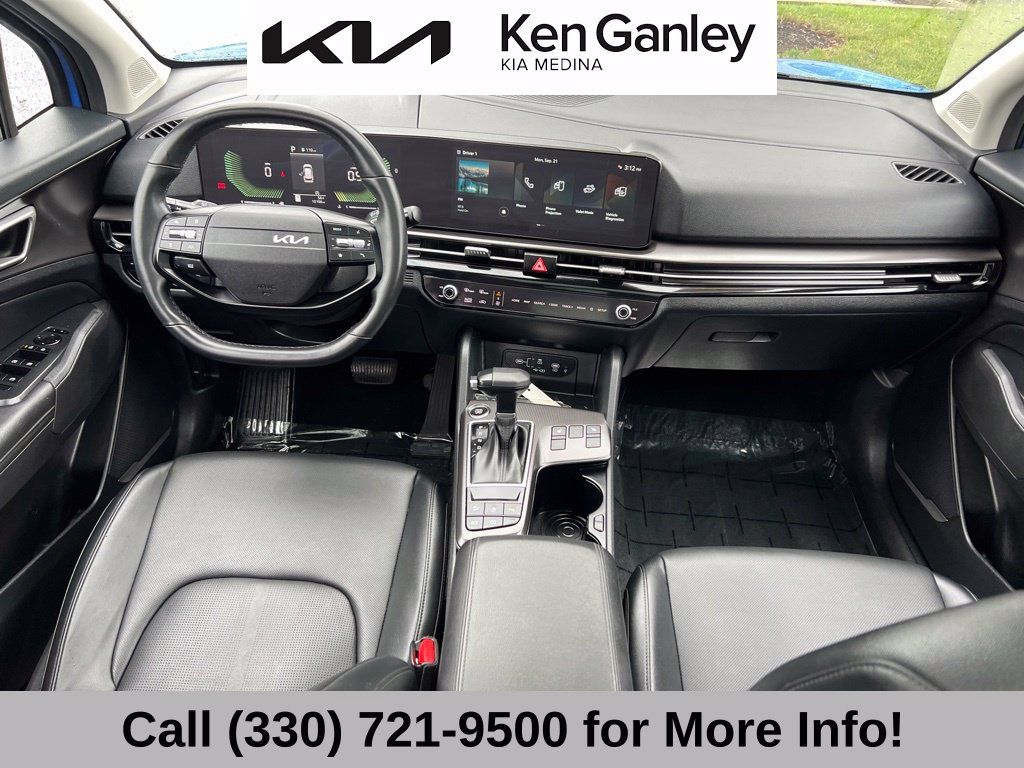 Certified 2026 Kia Sportage EX w/ EX Panorama Roof Package FWD image 42