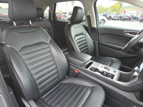 Used 2024 Ford Edge SEL image 16
