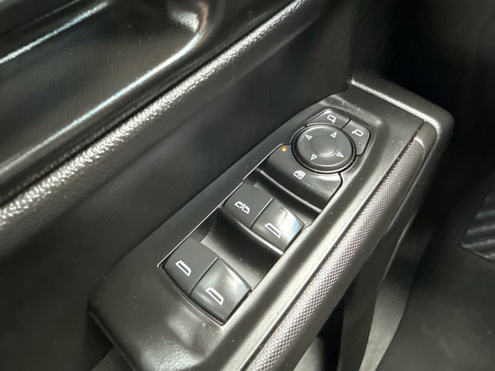 Used 2021 Chevrolet Silverado 1500 Custom w/ Safety Confidence Package AWD/4WD image 32