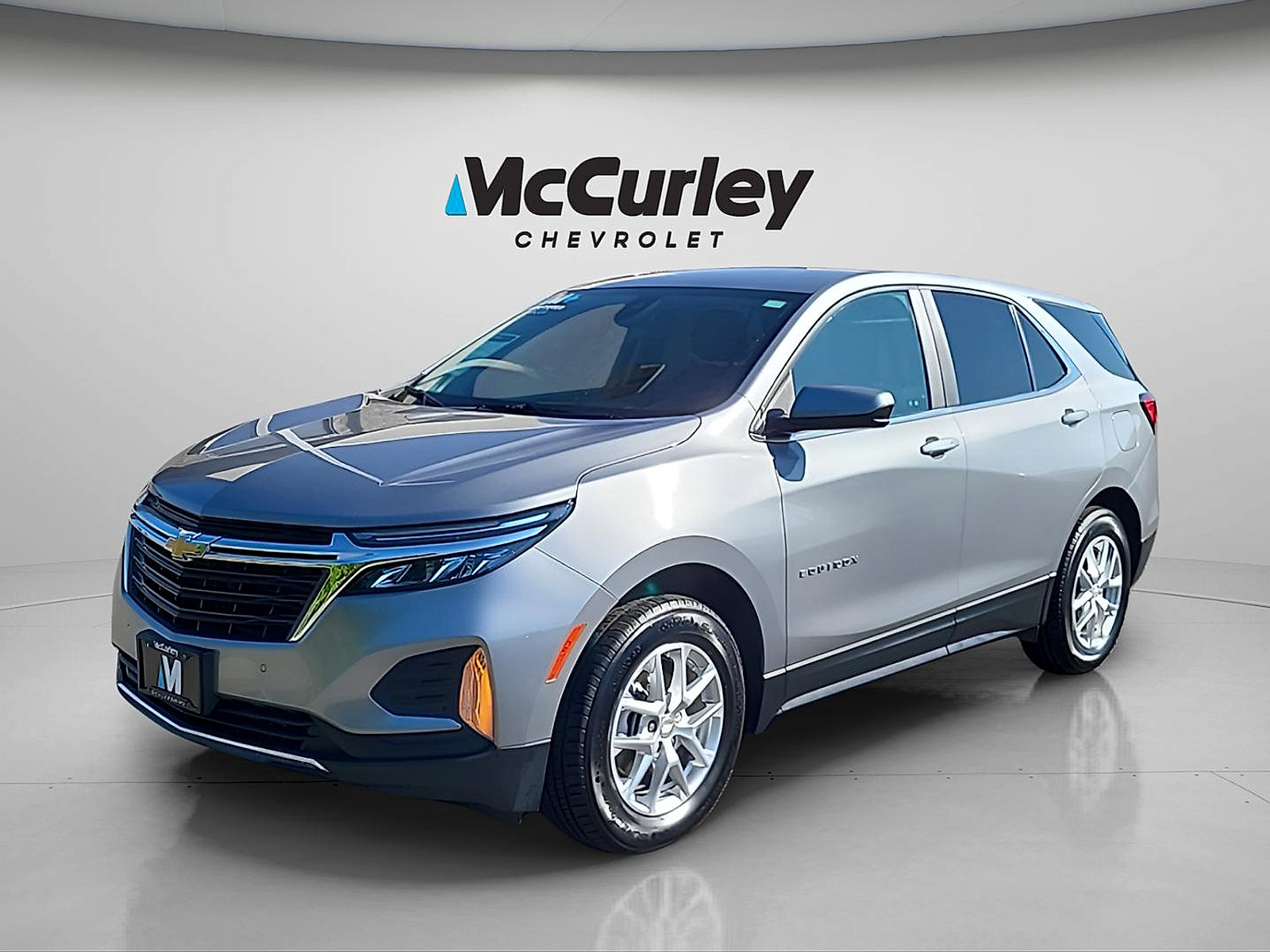 Used 2024 Chevrolet Equinox LT AWD/4WD image 3
