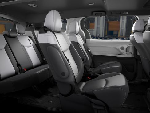 New 2026 Toyota Sienna XSE FWD image 21