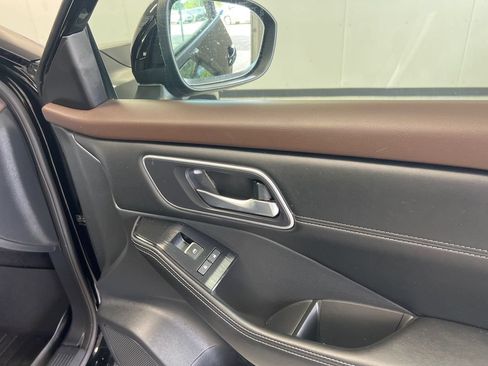 Used 2021 Nissan Rogue SL AWD/4WD image 15