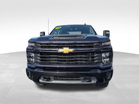 Used 2024 Chevrolet Silverado 2500 Custom w/ Custom Value Package AWD/4WD image 9