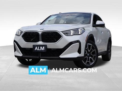 Used 2025 BMW X2 xDrive28i AWD/4WD image 1