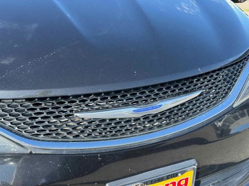 Used 2020 Chrysler Voyager Lxi w/ Cold Weather Group image 10