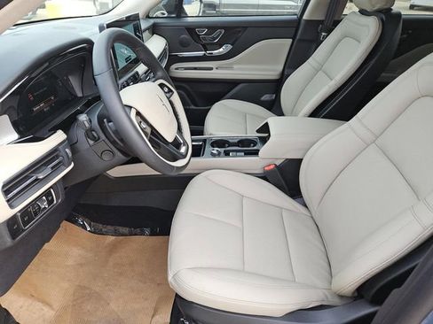 New 2026 Lincoln Corsair Premiere image 14