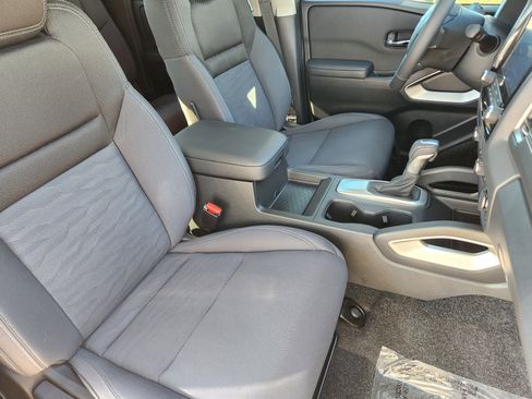 Used 2024 Nissan Frontier SV w/ SV Convenience Package image 15