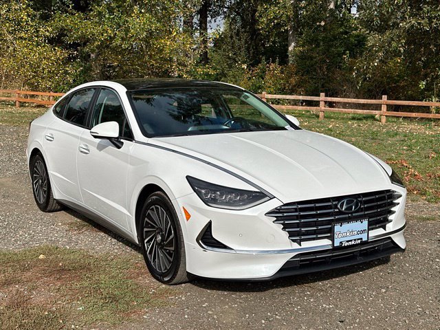Used 2022 Hyundai Sonata Limited FWD image 2