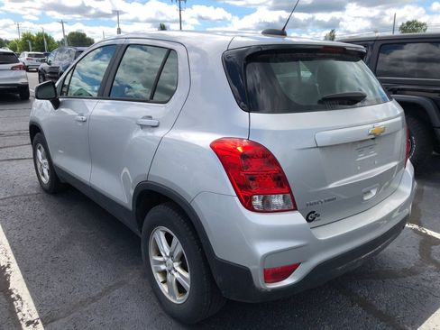 Used 2018 Chevrolet Trax LS AWD/4WD image 5