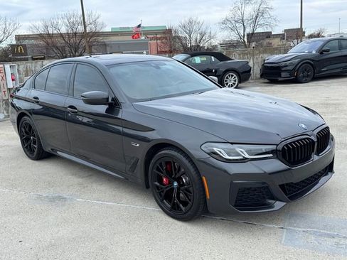 Used 2023 BMW 530e 530e iPerformance w/ M Sport Package image 3