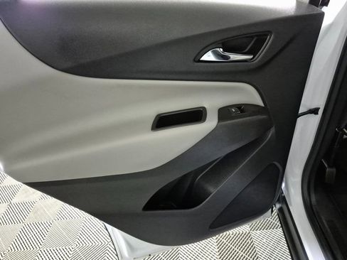 Used 2022 Chevrolet Equinox LS w/ LS Convenience Package image 23