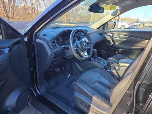 Used 2019 Nissan Rogue SL image 12