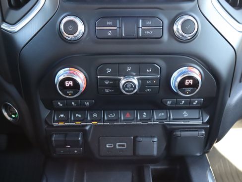 Used 2020 GMC Sierra 1500 AT4 w/ AT4 Premium Package AWD/4WD image 31