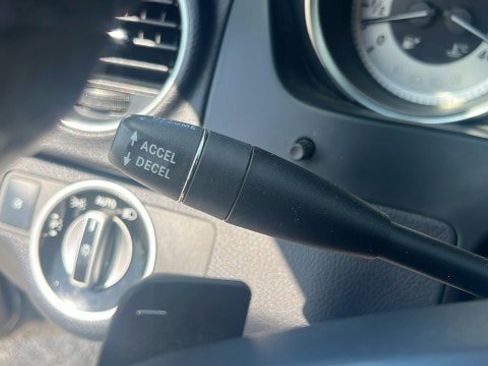 Used 2012 Mercedes-Benz C 350 Sport image 15