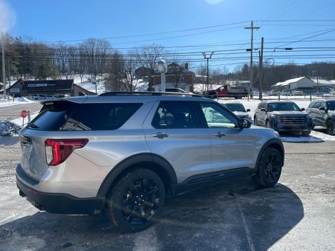 Used 2022 Ford Explorer ST-Line w/ Class IV Trailer Tow Package image 5