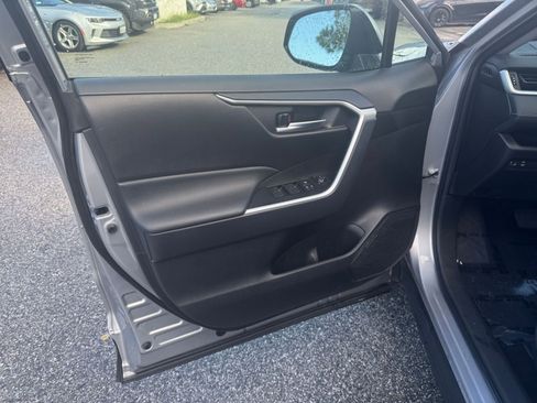 Used 2025 Toyota RAV4 XLE w/ Convenience Package image 18