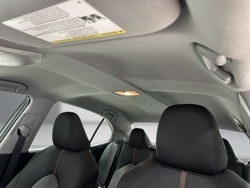Used 2018 Toyota Camry LE FWD image 17