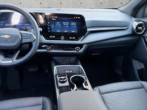 Certified 2026 Chevrolet Equinox LT w/ Convenience Package II image 3