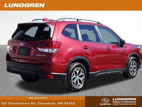 Used 2020 Subaru Forester Premium image 3