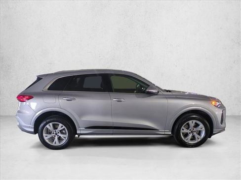 Certified 2025 Audi Q5 Premium w/ Convenience Package AWD/4WD image 4