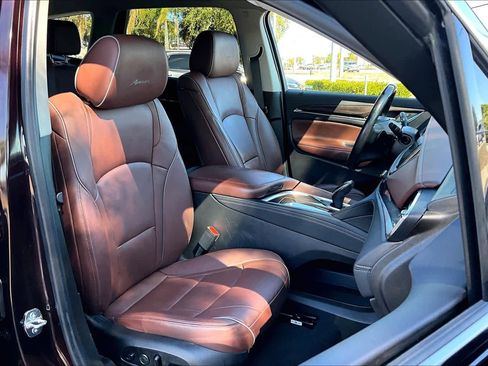 Used 2021 Buick Enclave Avenir w/ Avenir Technology Package image 9