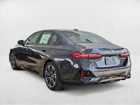 Used 2026 BMW 530i w/ M Sport Package image 8