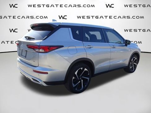 Used 2022 Mitsubishi Outlander SE image 13