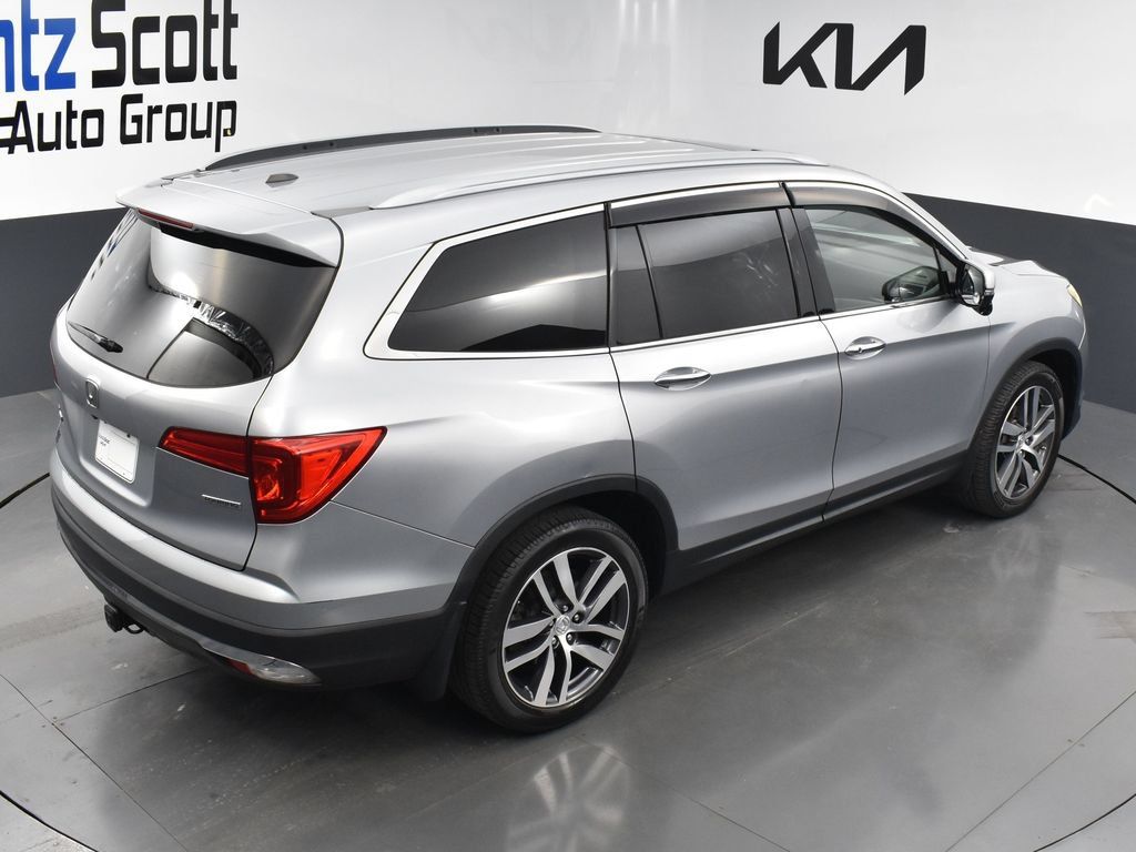Used 2017 Honda Pilot Touring image 13
