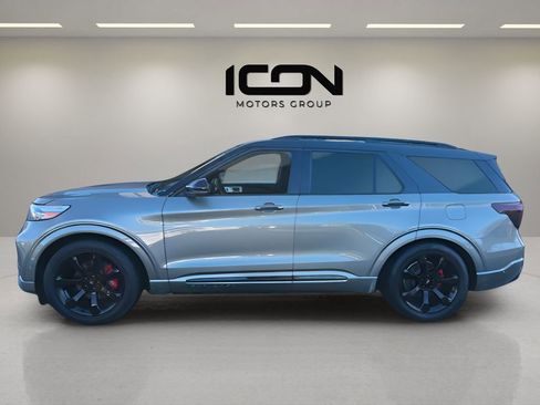Used 2020 Ford Explorer ST w/ ST Street Pack image 4