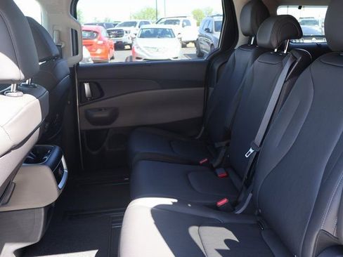 New 2026 Kia Carnival EX FWD image 18