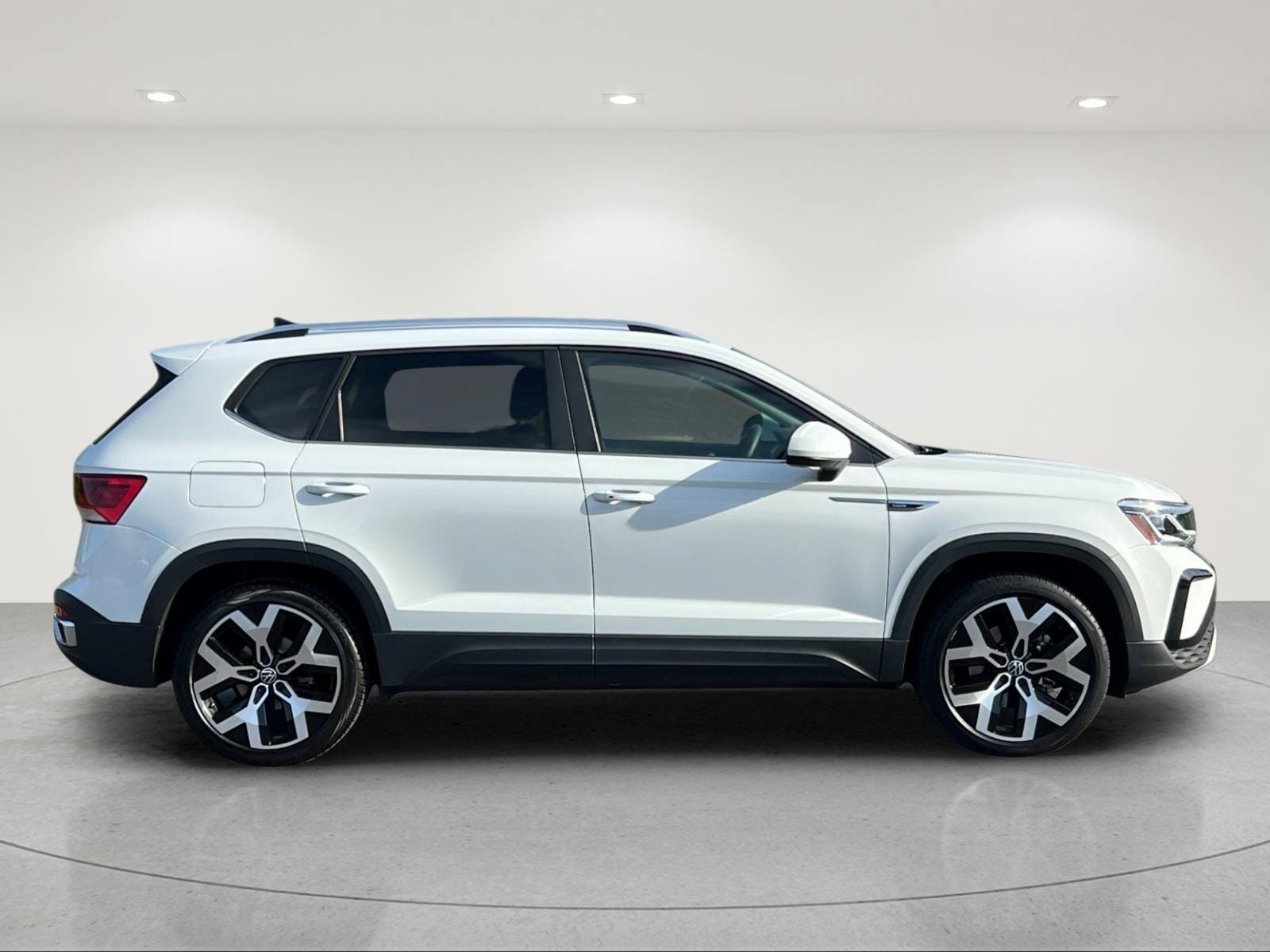 Used 2023 Volkswagen Taos SEL AWD/4WD image 6