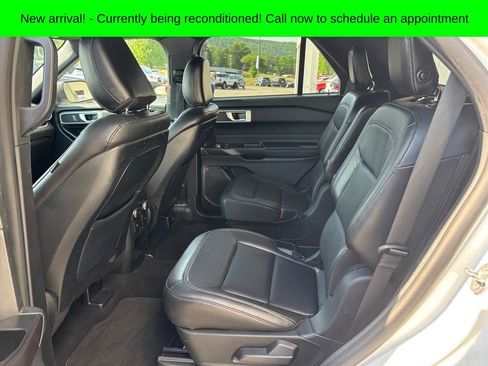 Used 2020 Ford Explorer XLT w/ Equipment Group 202A RWD image 10