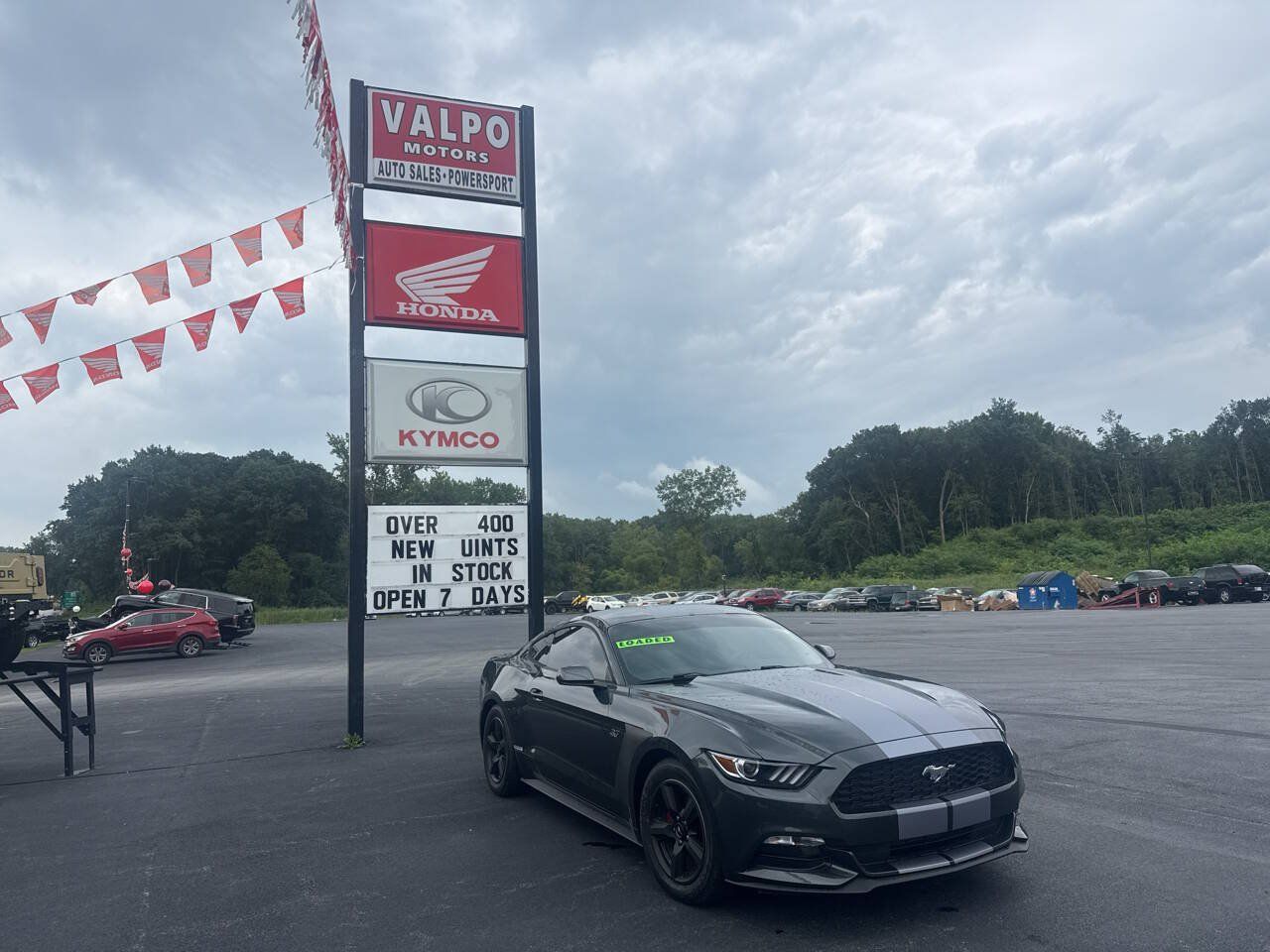 Used 2016 Ford Mustang Coupe RWD image 4