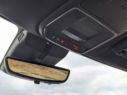 Used 2024 GMC Acadia Denali w/ Super Cruise Package image 34