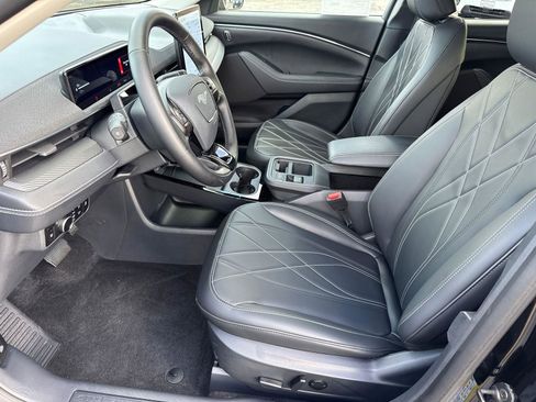 Certified 2025 Ford Mustang Mach-E Select image 26