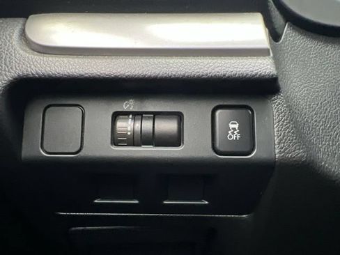 Used 2013 Subaru Impreza 2.0i Limited AWD/4WD image 18