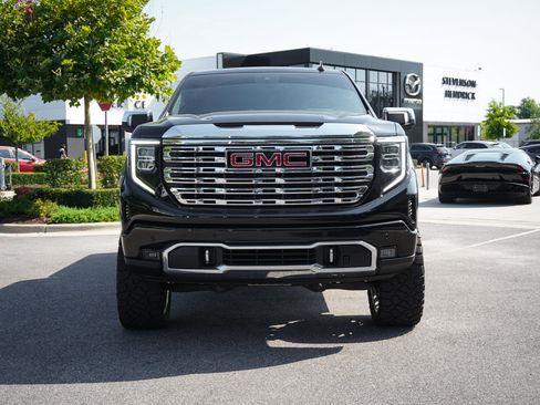 Used 2023 GMC Sierra 1500 Denali w/ Denali Reserve Package AWD/4WD image 3