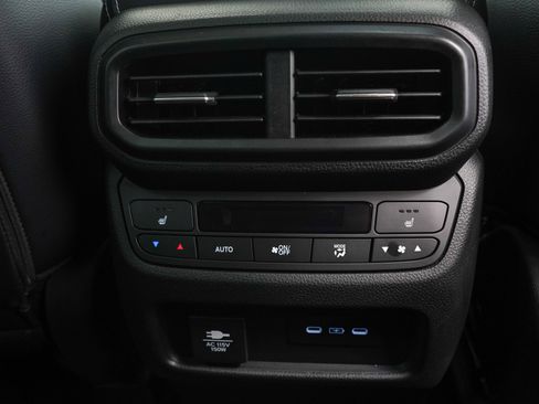 Used 2024 Honda Pilot Elite image 13