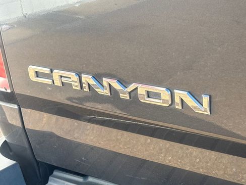 Used 2017 GMC Canyon SLE w/ SLE Convenience Package image 29