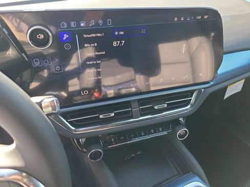 New 2026 Chevrolet Equinox EV LT image 30