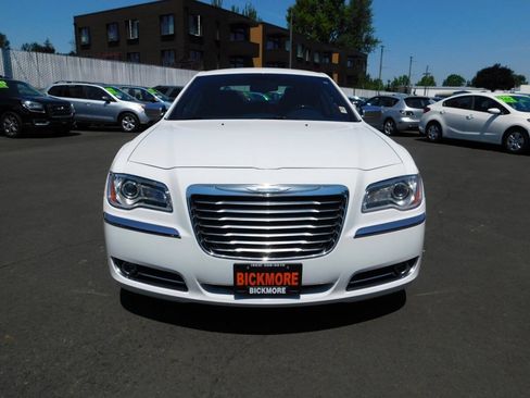 Used 2013 Chrysler 300 C RWD image 20